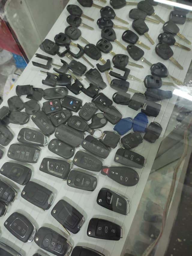 ÖZTÜRK ÇİLİNGİR OTO VE EV ANAHTARCI - Resim 5