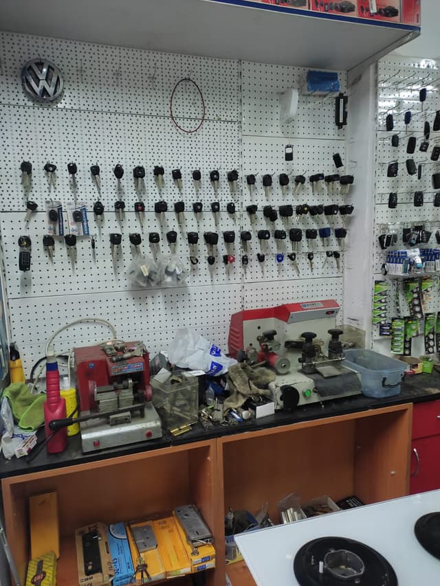 ÖZTÜRK ÇİLİNGİR OTO VE EV ANAHTARCI - Resim 9