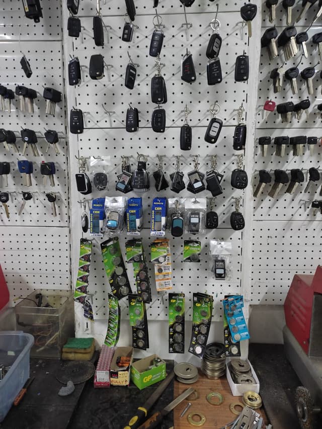 ÖZTÜRK ÇİLİNGİR OTO VE EV ANAHTARCI - Resim 10