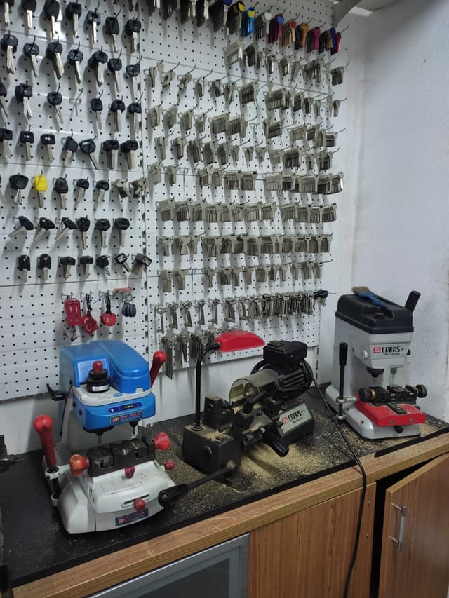 ÖZTÜRK ÇİLİNGİR OTO VE EV ANAHTARCI - Resim 7